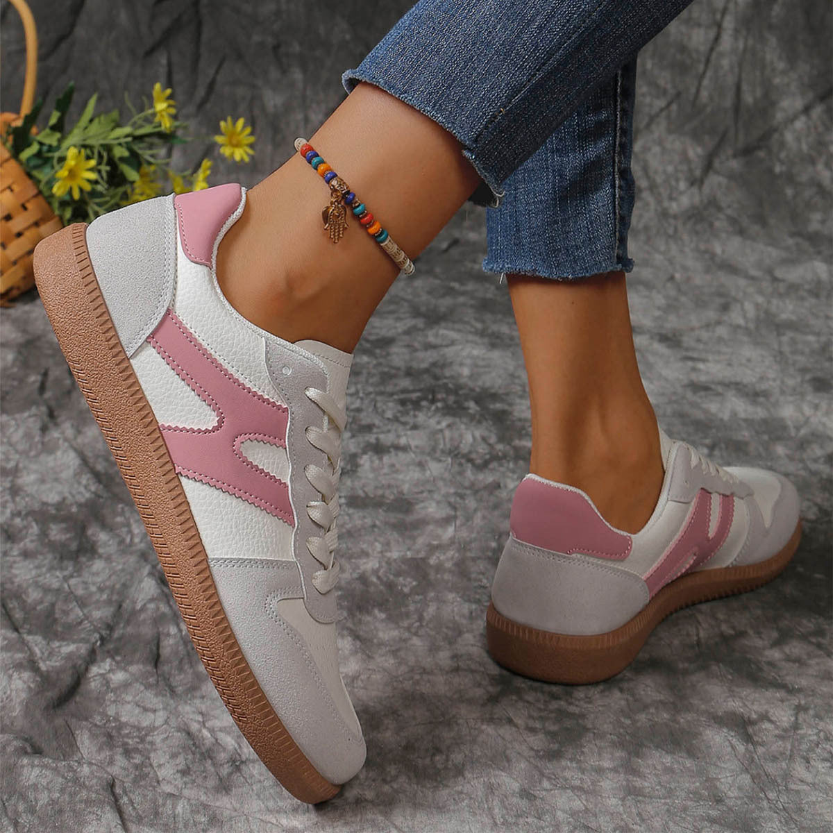 FlexStep™ – Lace-up Flats