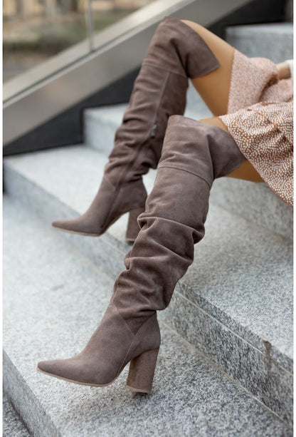 AuraRise™ – Suede Boots