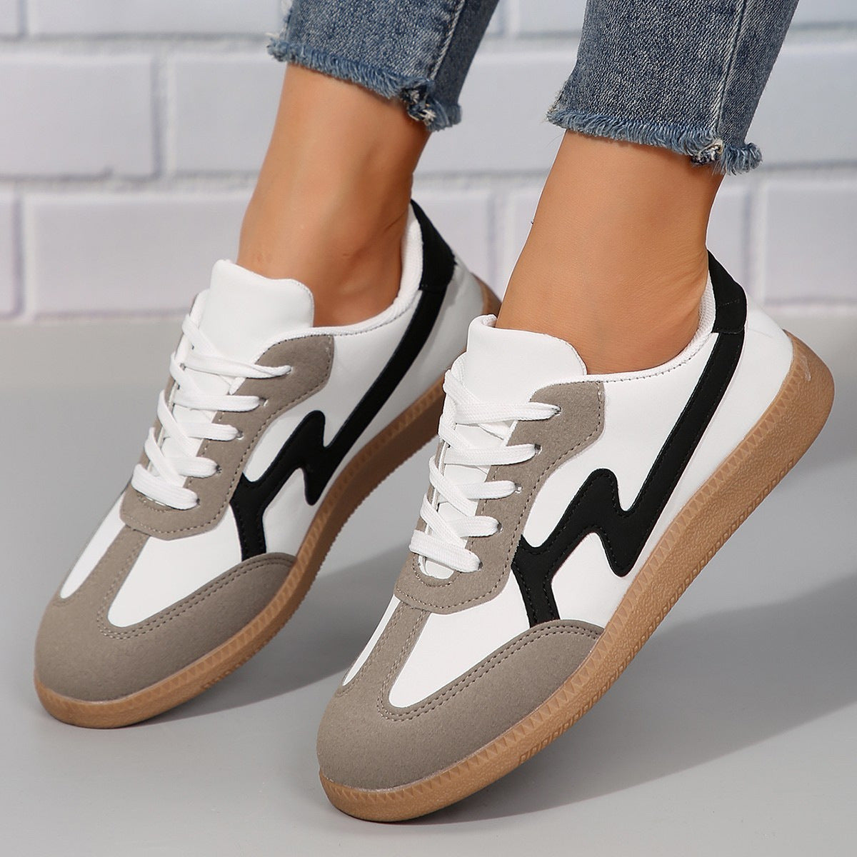 ClassyBoard™ – Student Sneakers